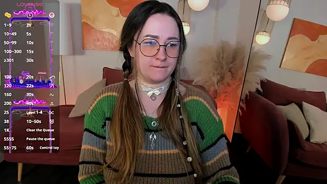 EmmaBloomm online show from January 7, 9:39 pm