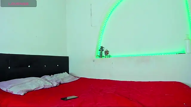 kaiborman00 online show from March 21, 2:49 am