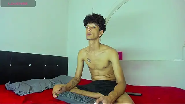 kaiborman00 online show from April 10, 3:01 am