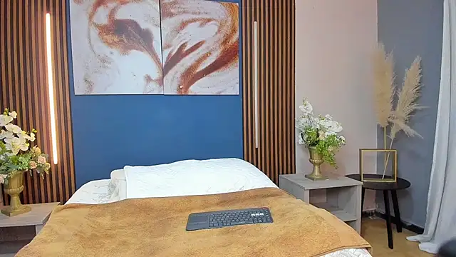 Snapshot of two_on_fire chatting on November 15, 7:21 pm two on fire online show from November 15, 7:21 pm