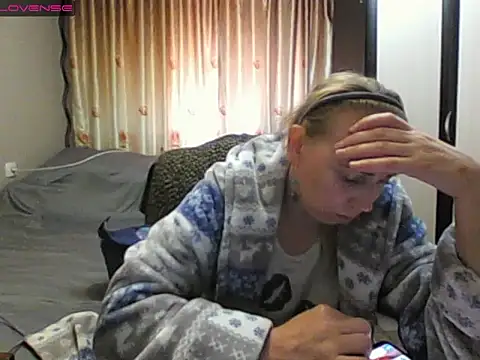 JenniDeep online show from May 8, 8:19 am