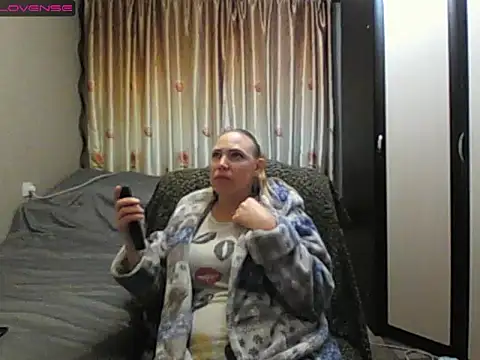 JenniDeep online show from May 14, 6:37 pm
