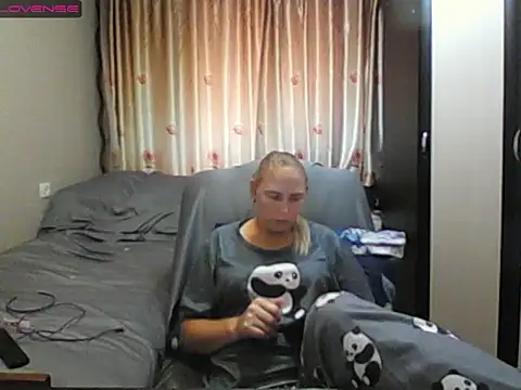 JenniDeep online show from July 6, 9:17 am