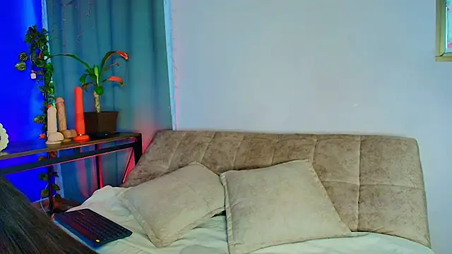 Snapshot of lizzy_kane chatting on January 15, 8:12 pm lizzy kane online show from January 15, 8:12 pm