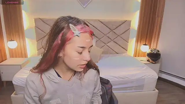 Laracooper  online show from February 12, 9:21 pm