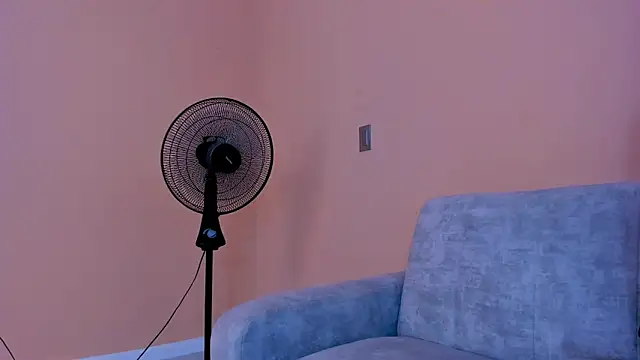 Snapshot of pandora_bb chatting on November 13, 7:46 pm pandora bb online show from November 13, 7:46 pm