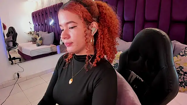 avrilwaynee online show from November 21, 11:53 am