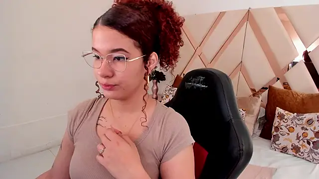 Snapshot of avrilwaynee chatting on January 13, 12:10 pm avrilwaynee online show from January 13, 12:10 pm