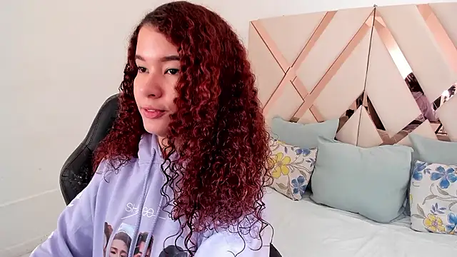 Snapshot of avrilwaynee chatting on January 16, 11:36 am avrilwaynee online show from January 16, 11:36 am