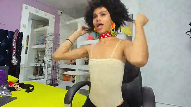 Snapshot of Zaira_sofiaa chatting on February 7, 2:15 am Zaira sofiaa online show from February 7, 2:15 am