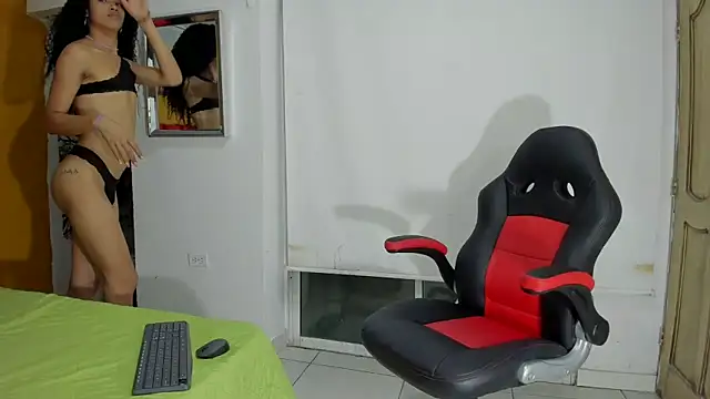 Snapshot of Zaira_sofiaa chatting on February 18, 2:18 am Zaira sofiaa online show from February 18, 2:18 am