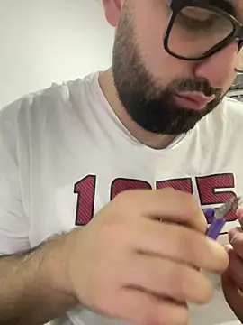 julianlondo111 online show from December 3, 3:03 am