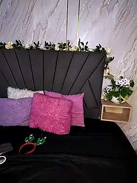 Snapshot of Luna_Scarllet chatting on November 27, 4:14 am Luna Scarllet online show from November 27, 4:14 am