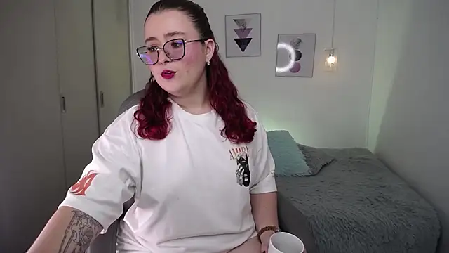 selene rouse  online show from April 1, 11:02 pm