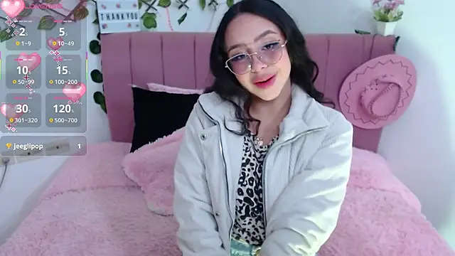 amaris ferrer online show from December 15, 2:49 am