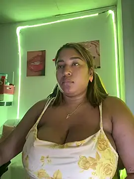 morena-2025 online show from May 23, 9:41 pm