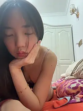 TinyBabe online show from April 5, 2:14 pm