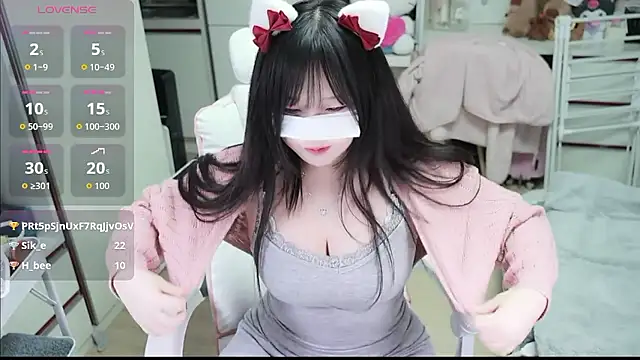 kimhyeona2005 online show from January 18, 1:04 pm