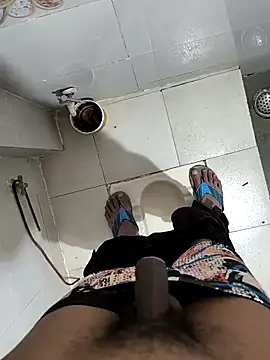 Snapshot of Ritik143jhil chatting on November 17, 12:11 pm Ritik143jhil online show from November 17, 12:11 pm