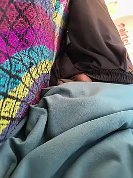 Snapshot of Ritik143jhil chatting on January 10, 10:06 am Ritik143jhil online show from January 10, 10:06 am