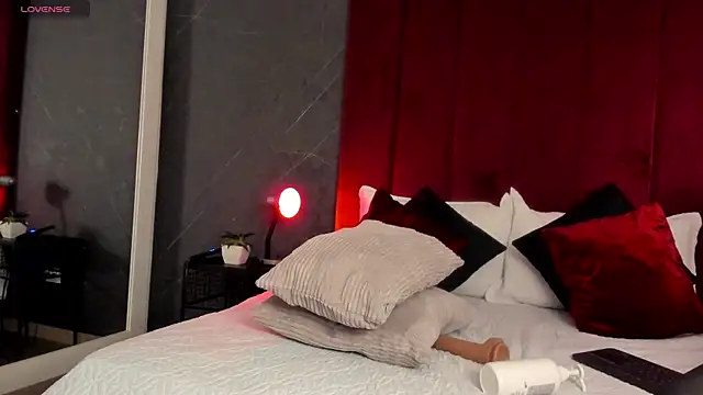 GinebraBelucci online show from November 15, 1:36 am