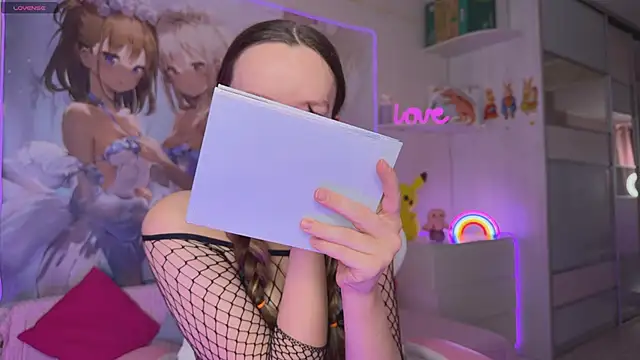 CheekySashaCharm online show from February 5, 7:46 am