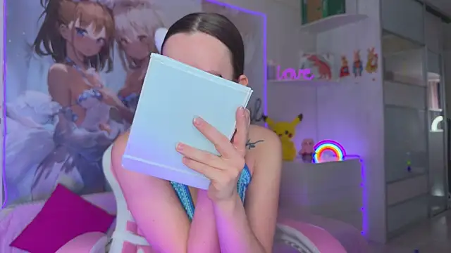 CheekySashaCharm online show from April 8, 8:47 am