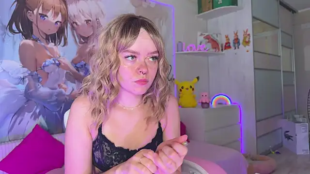 CheekySashaCharm online show from July 7, 12:53 pm