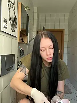 Snapshot of mysami420 chatting on April 25, 12:19 pm mysami420 online show from April 25, 12:19 pm