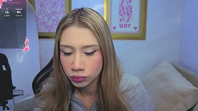 Evy Luxx v online show from April 9, 3:39 am