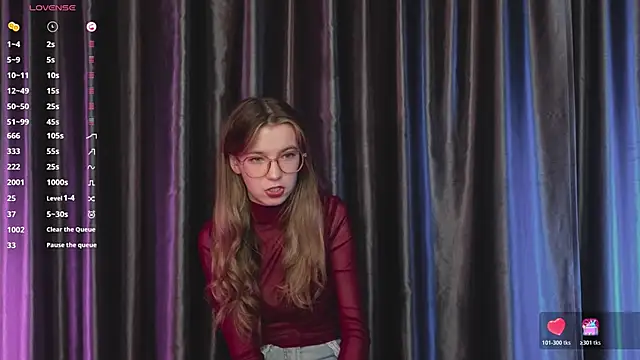 Snapshot of RochelCozzi chatting on January 8, 4:09 pm RochelCozzi online show from January 8, 4:09 pm