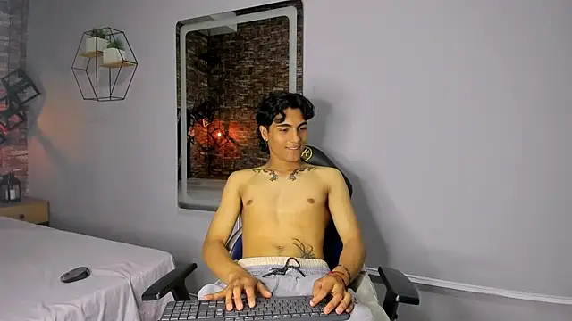 MattFiore online show from December 13, 8:36 pm