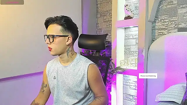 Snapshot of Valentino_moretti chatting on December 2, 12:54 pm Valentino moretti online show from December 2, 12:54 pm