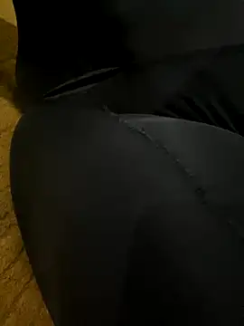 Snapshot of zaphiro777 chatting on November 15, 3:59 am zaphiro777 online show from November 15, 3:59 am