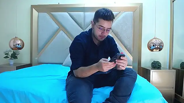 Ethan Greys online show from December 18, 1:22 am