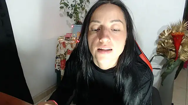 Snapshot of Megan-love2 chatting on November 15, 4:32 am Megan-love2 online show from November 15, 4:32 am