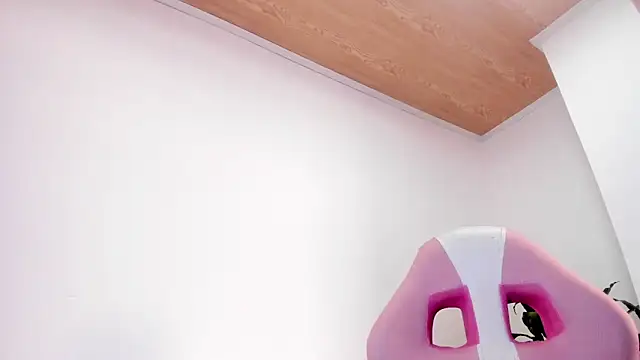 SOFIA SWEETT22 online show from March 31, 7:25 pm