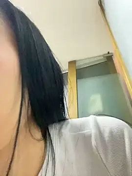 Snapshot of Linda__fiore chatting on February 14, 3:03 am Linda fiore online show from February 14, 3:03 am