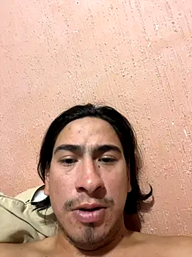 Snapshot of algila08 chatting on November 27, 2:02 am algila08 online show from November 27, 2:02 am