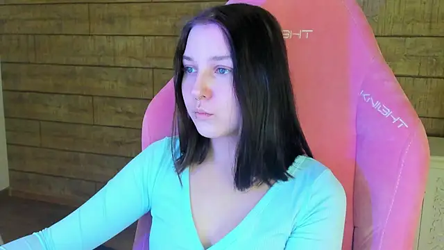 TinnaBurton online show from February 4, 4:13 pm