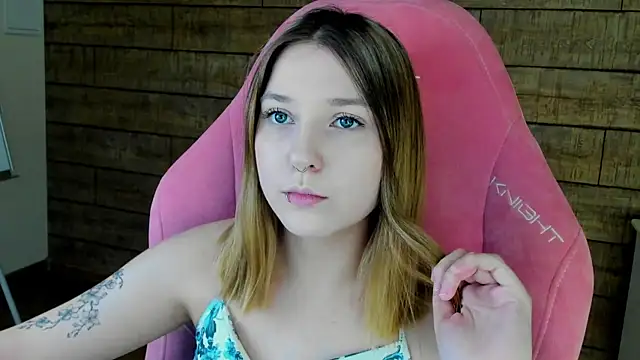 TinnaBurton online show from March 8, 4:33 pm