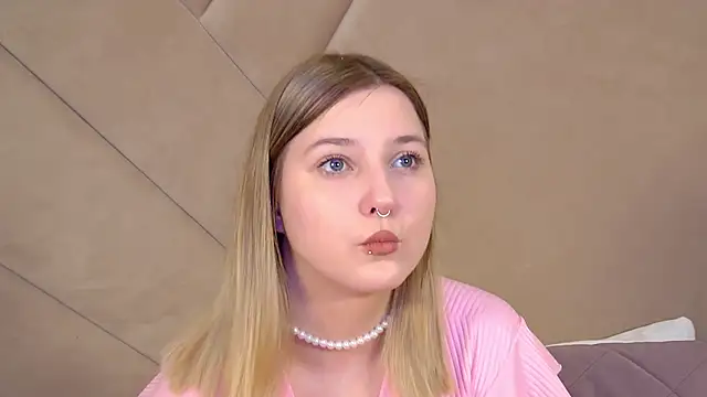 TinnaBurton online show from April 13, 4:23 pm