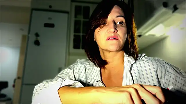 Snapshot of Elizarosse chatting on November 17, 4:24 pm Elizarosse online show from November 17, 4:24 pm