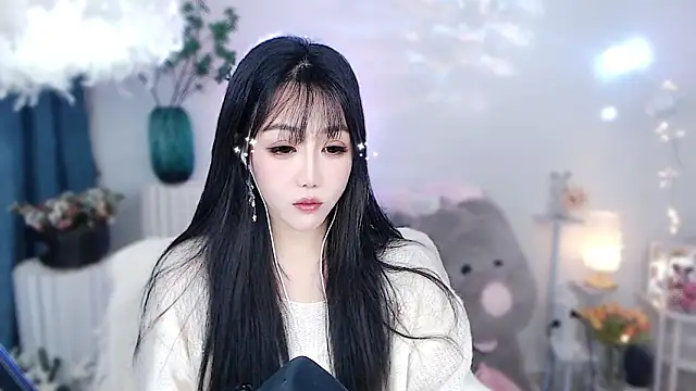 Laura 520 online show from November 29, 5:54 am