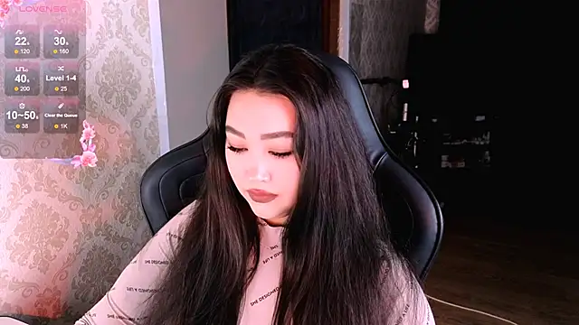 Emma Uilson online show from March 6, 10:50 pm