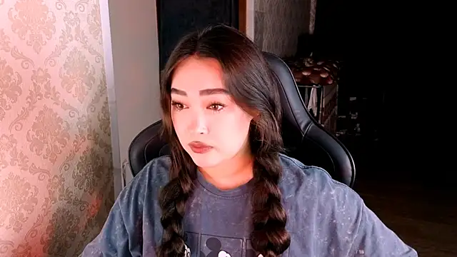 Emma Uilson online show from July 28, 3:21 pm