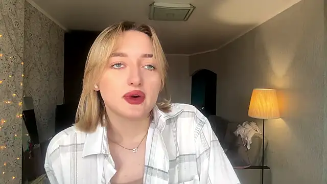 Emily lyy online show from November 20, 9:20 am