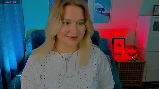 LouiseMous online show from November 27, 9:06 pm