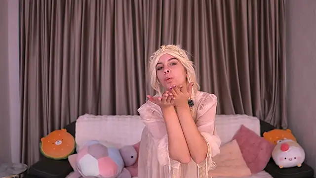 Snapshot of Luna_Veyra chatting on November 14, 11:13 pm Luna Veyra online show from November 14, 11:13 pm