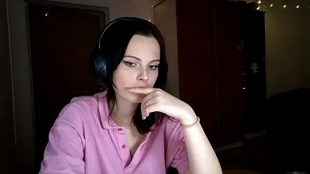 LouiseMarengo online show from November 19, 5:02 pm